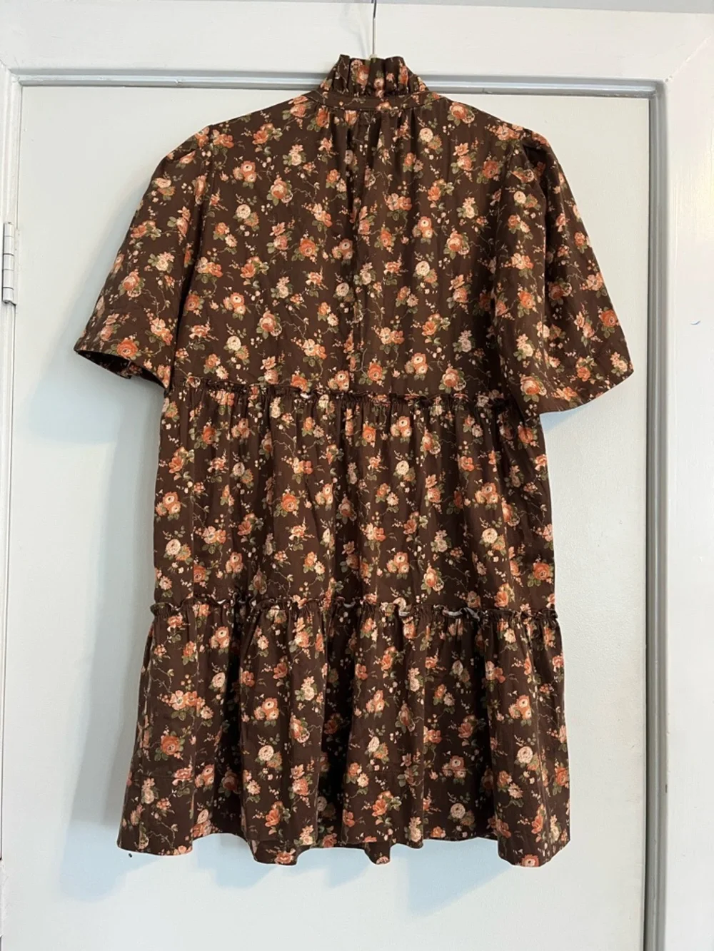 Tuckernuck Brown Floral Short Tiered Dress Rosewood Chintz Crawford
Dress large - Picture 6 of 8